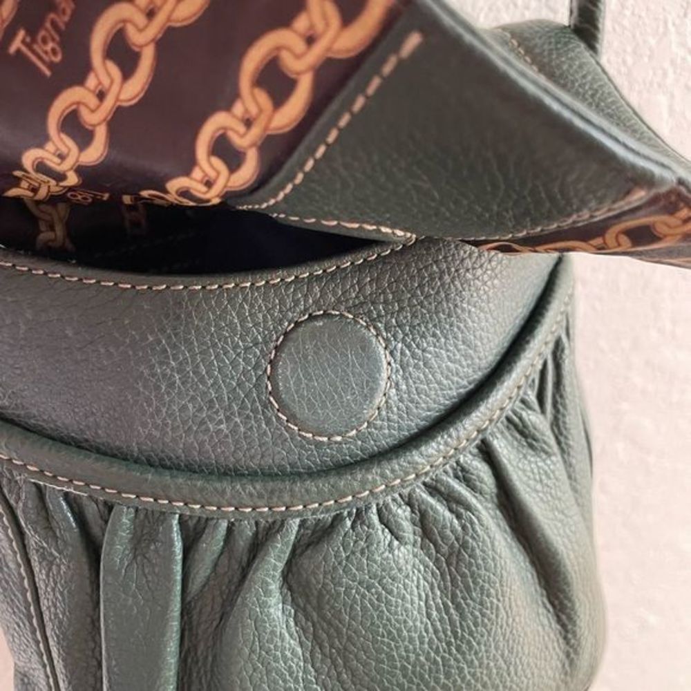 Hunter green Tignanello pebbled leather crossbody purse‎ made in Italy. - Picture 7 of 9
